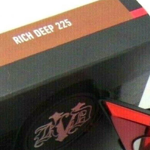 Kat Von D Lock-It Powder Foundation Refillable compact shade Rich Deep 225 NWT! - Picture 6 of 14